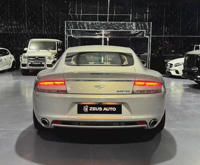GCC | Low Mileage | Luxury 4 Door | Golden  Silver Blonde Exterior | Sahara Tan Interior-8