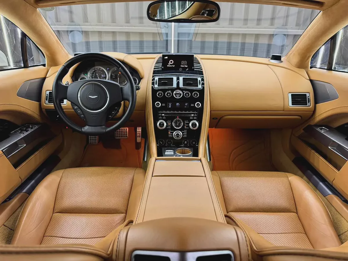 GCC | Low Mileage | Luxury 4 Door | Golden Silver Blonde Exterior | Sahara Tan Interior-16-16