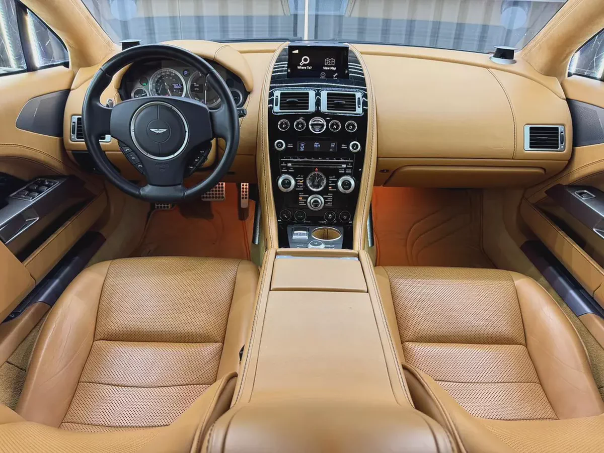GCC | Low Mileage | Luxury 4 Door | Golden Silver Blonde Exterior | Sahara Tan Interior-17-17