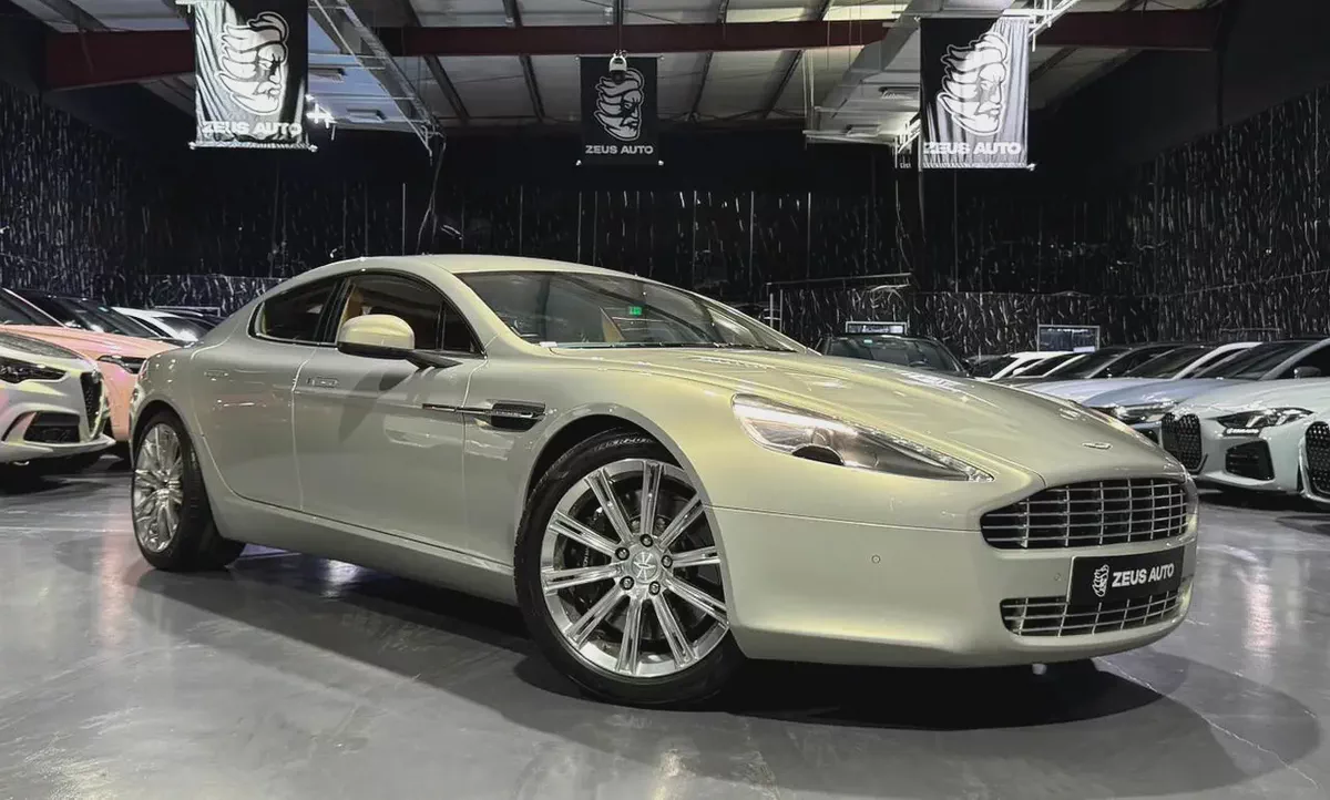GCC | Low Mileage | Luxury 4 Door | Golden Silver Blonde Exterior | Sahara Tan Interior-2-2