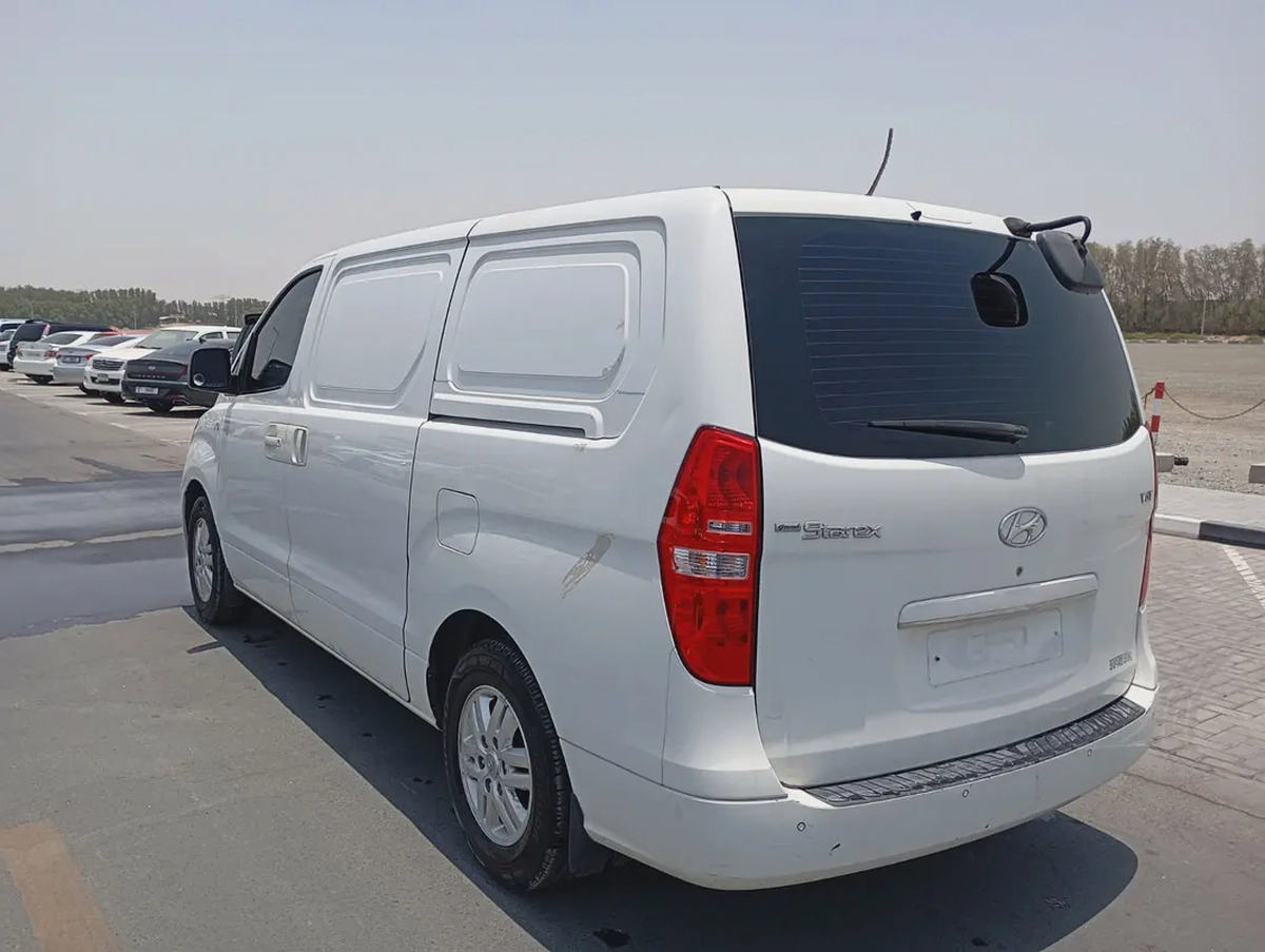 Hyundai H1 GLS 2017 Korean Specs-4-4