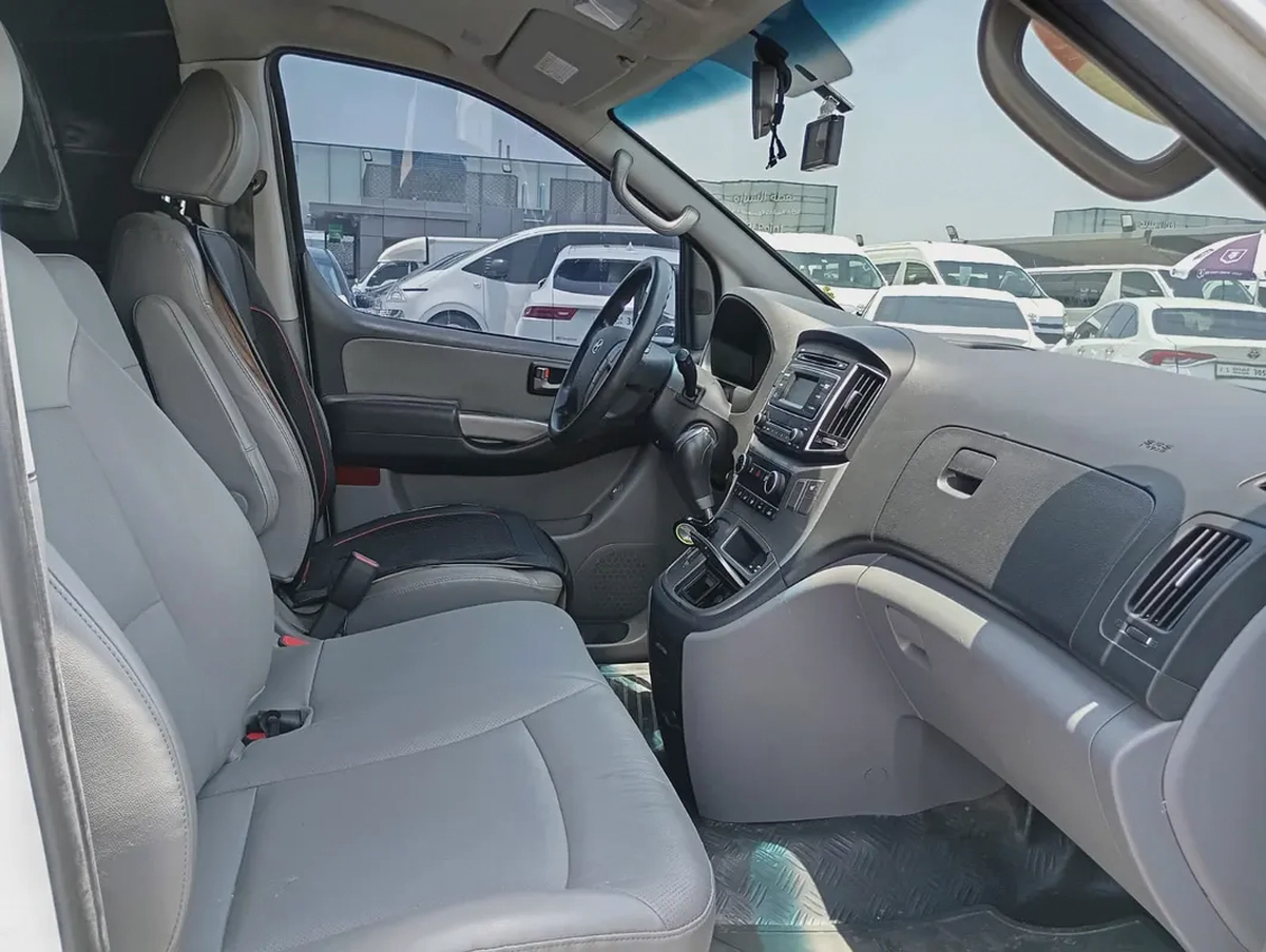 Hyundai H1 GLS 2017 Korean Specs-7-7
