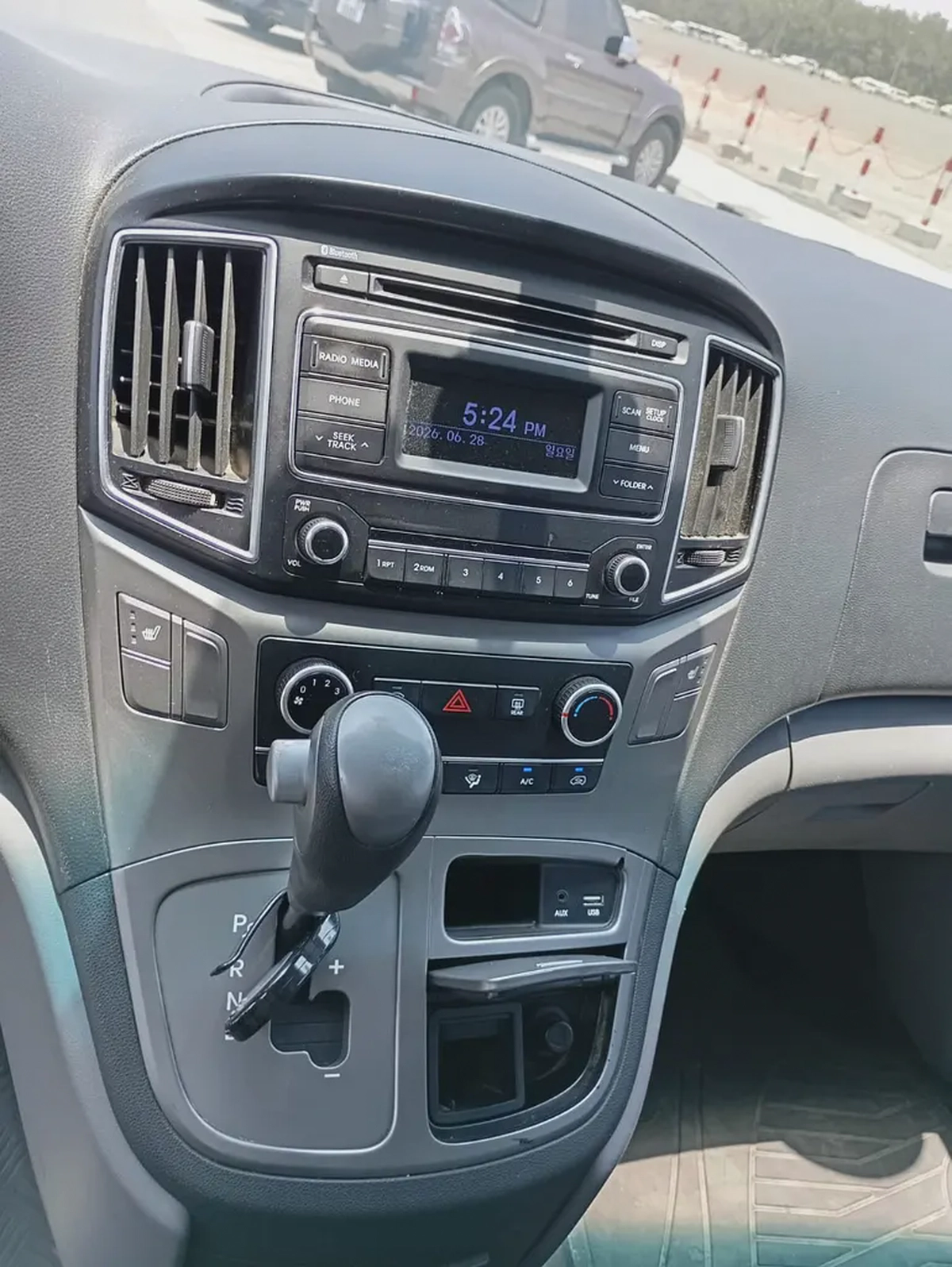Hyundai H1 GLS 2017 Korean Specs-8-8