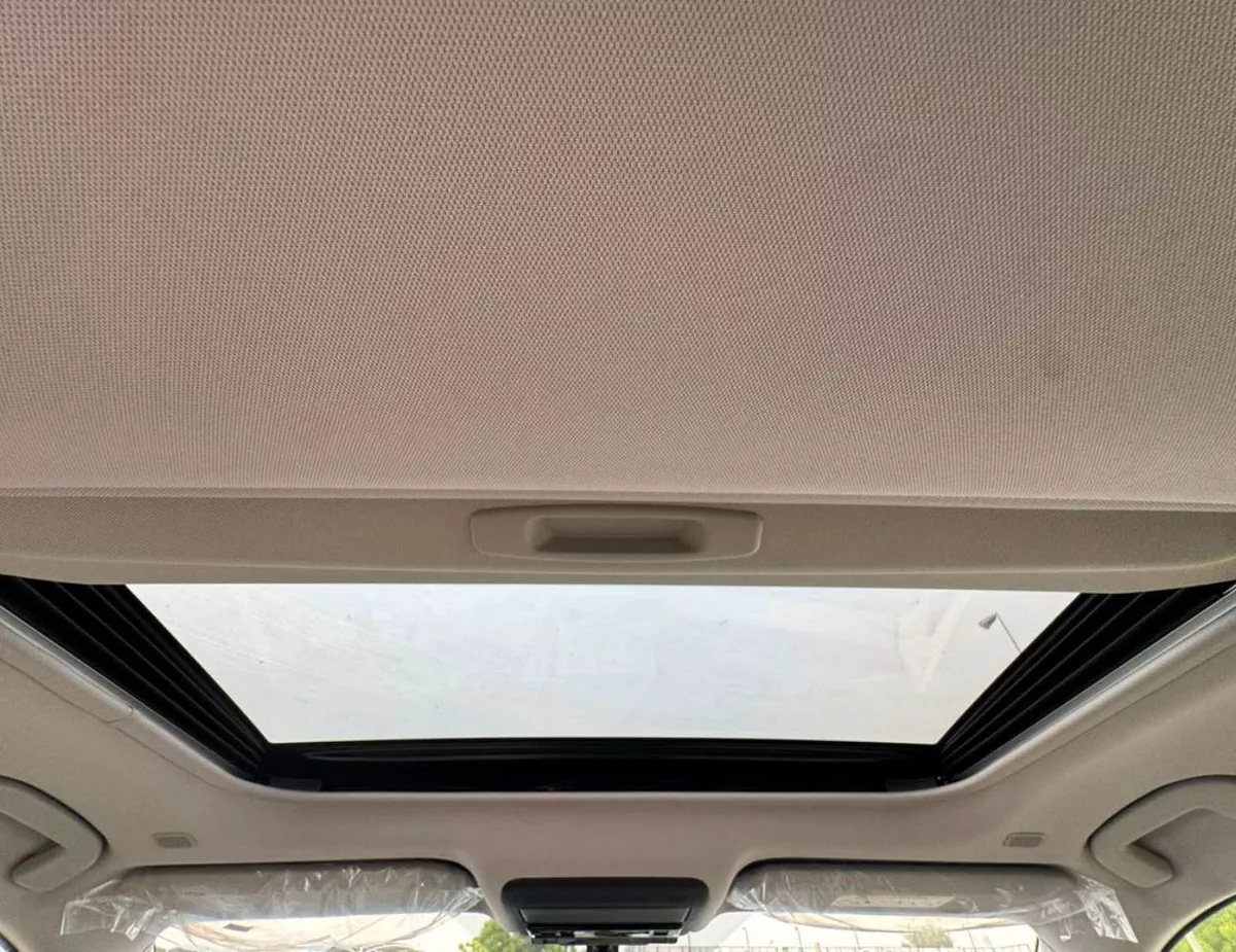 Toyota RAV4 XLE TOYOTA RAV4 XLE-G MID OPTION || 2.0L PETROL V4 / SUNROOF / DRIVER PWR SEAT / DVD+REAR CAMERA (CODE #-19-0