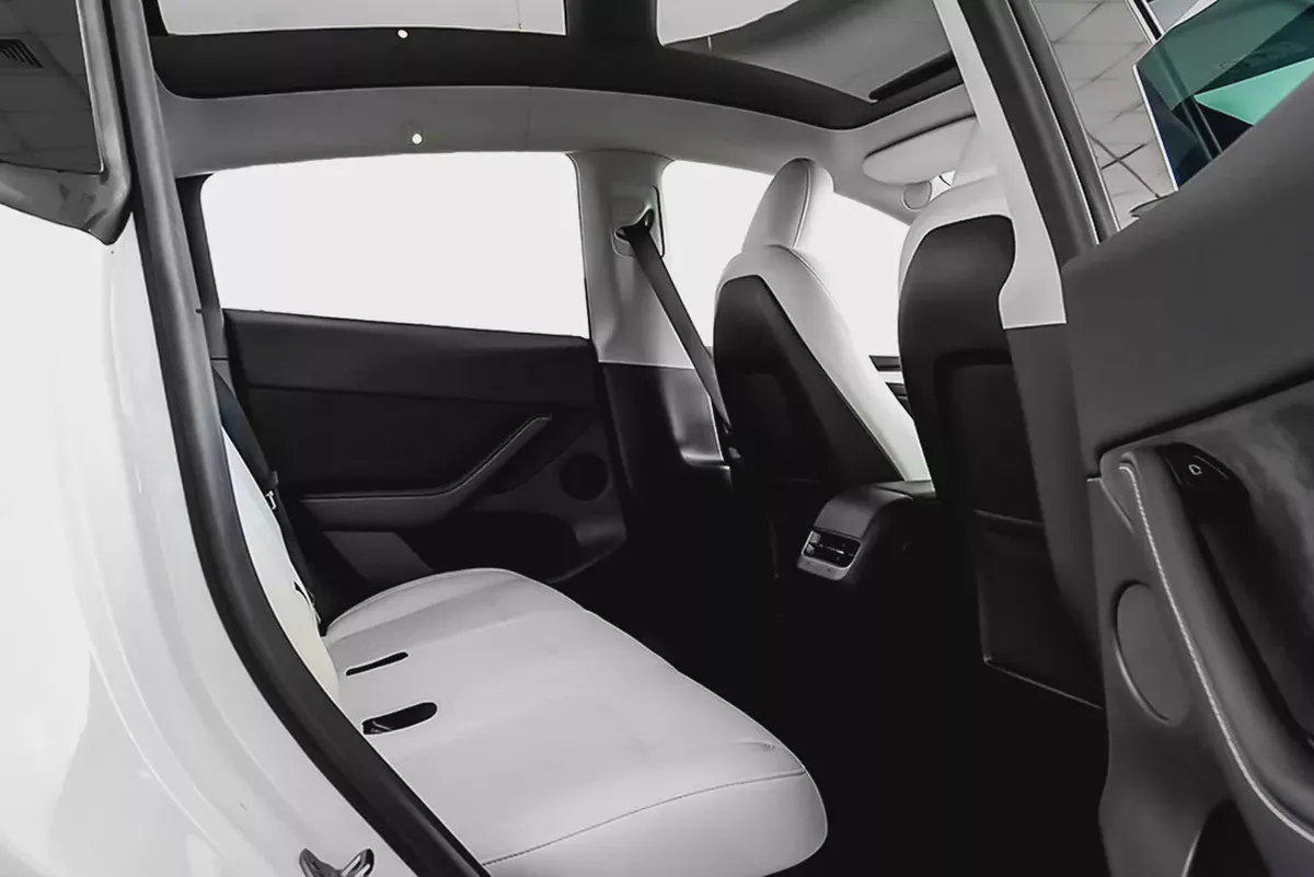 2,657 AED / month | 0% DP | 2023 Tesla Model Y Long Range AWD / Tesla Warranty-11-11