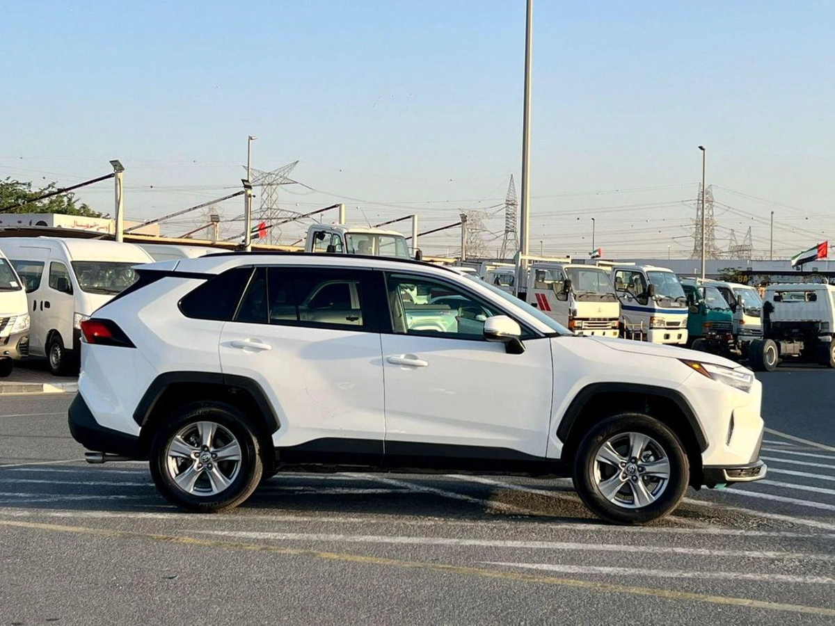 Toyota RAV4 2025 Toyota Rav4 XLE Full Option 2.5L V4 - Rear Camera  - Leather Seat - AWD 4x4 - Push Start-8-0