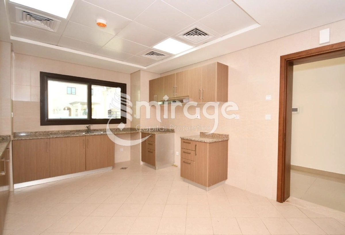 Spacious 3BR TH |Full Facilities |Prime Location