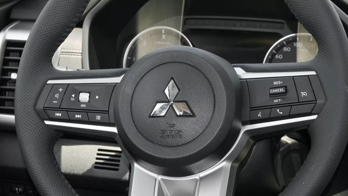 MITSUBISHI L200 SPORTIRO DIESEL-13-13