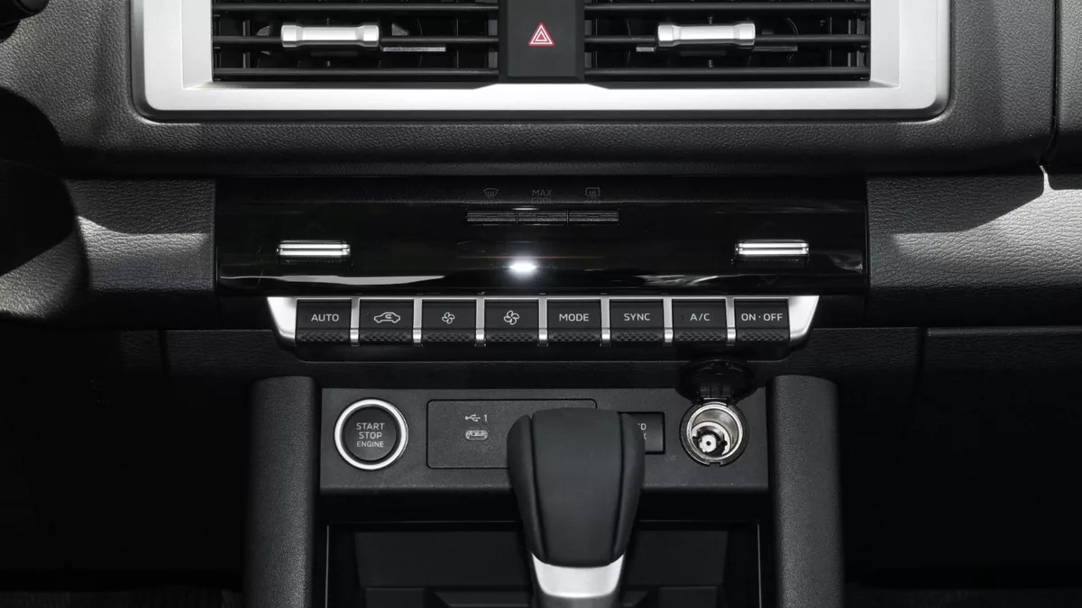 MITSUBISHI L200 SPORTIRO DIESEL-9-9