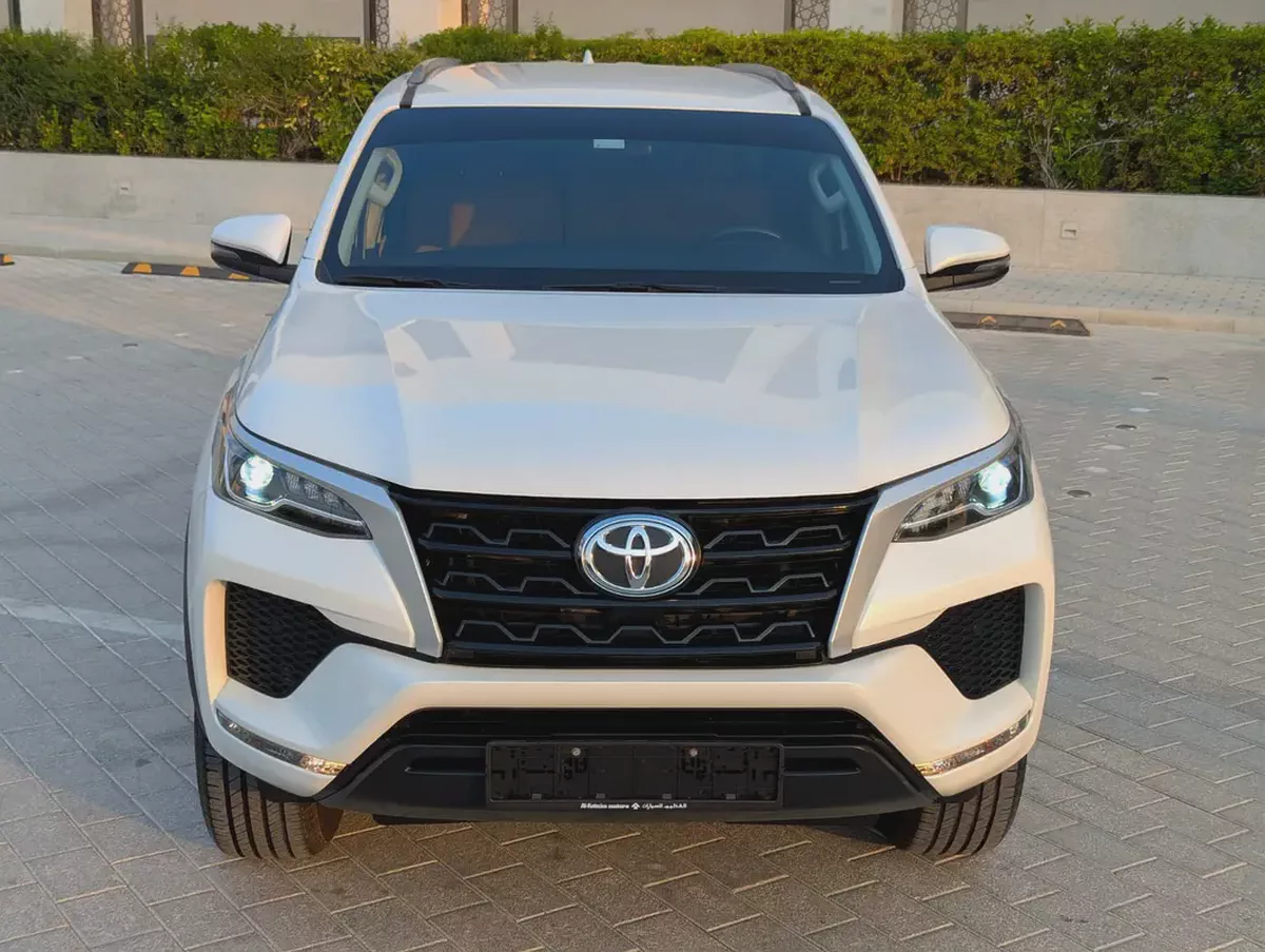 Toyota Fortuner 2023 EXR GCC specs interior and Exterior Excellent Condition-2-2