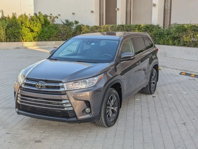 TOYOTA HIGHLANDER 2018 LE V6 3.5L 7 SEATER IN EXCELLENT CONDITION-1