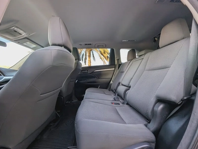 TOYOTA HIGHLANDER 2018 LE V6 3.5L 7 SEATER IN EXCELLENT CONDITION-4