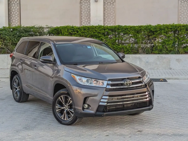 TOYOTA HIGHLANDER 2018 LE V6 3.5L 7 SEATER IN EXCELLENT CONDITION