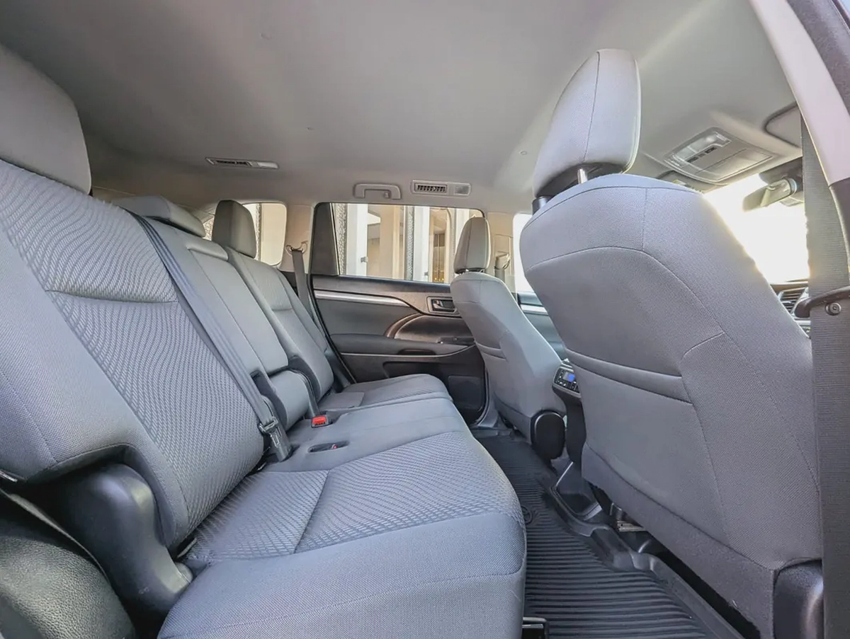TOYOTA HIGHLANDER 2018 LE V6 3.5L 7 SEATER IN EXCELLENT CONDITION-5-5