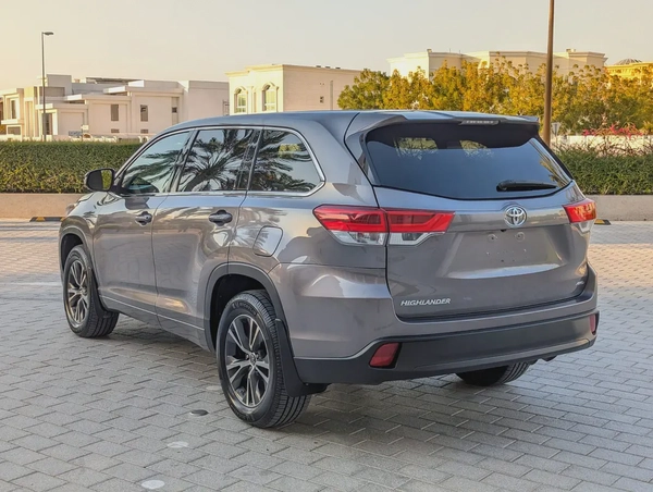 TOYOTA HIGHLANDER 2018 LE V6 3.5L 7 SEATER IN EXCELLENT CONDITION