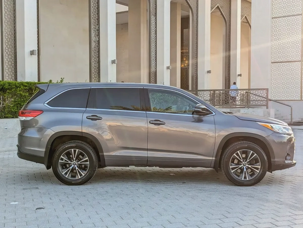 TOYOTA HIGHLANDER 2018 LE V6 3.5L 7 SEATER IN EXCELLENT CONDITION