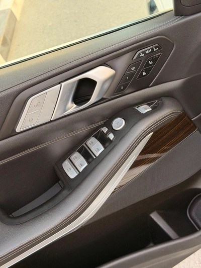 BMW X7 40i PURE EXCELLENCE X7 3.0L Full option 2020-16