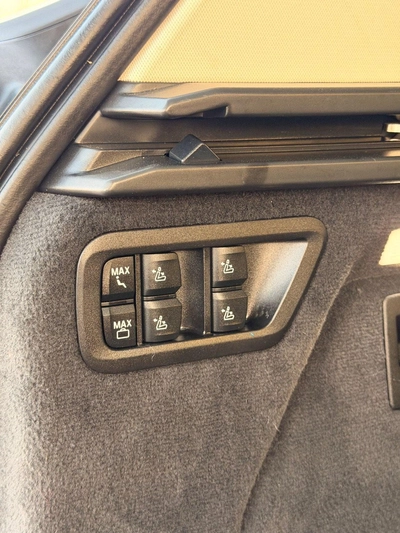 BMW X7 40i PURE EXCELLENCE X7 3.0L Full option 2020-18