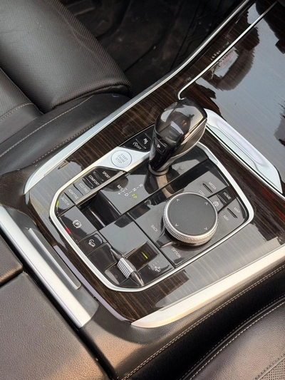 BMW X7 40i PURE EXCELLENCE X7 3.0L Full option 2020-8