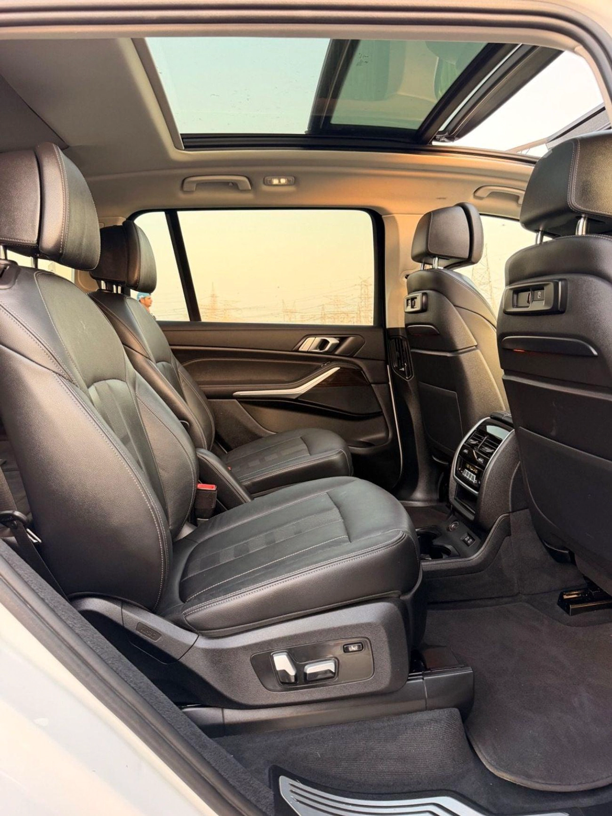 BMW X7 40i PURE EXCELLENCE X7 3.0L Full option 2020-14-0