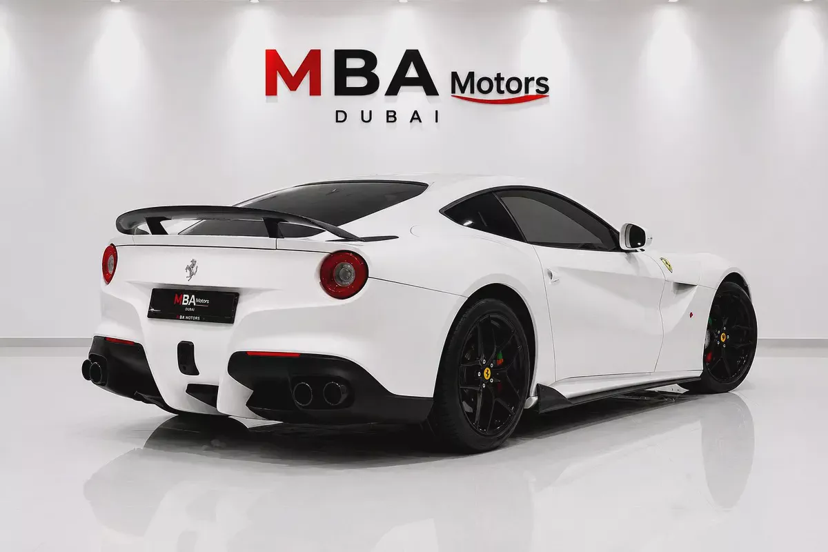 Ferrari F12 Berlinetta 2017 GCC Specs Standard Trim-5-5
