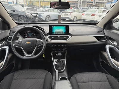 2023 Chevrolet Groove LT - GCC Specs - Like New!-11