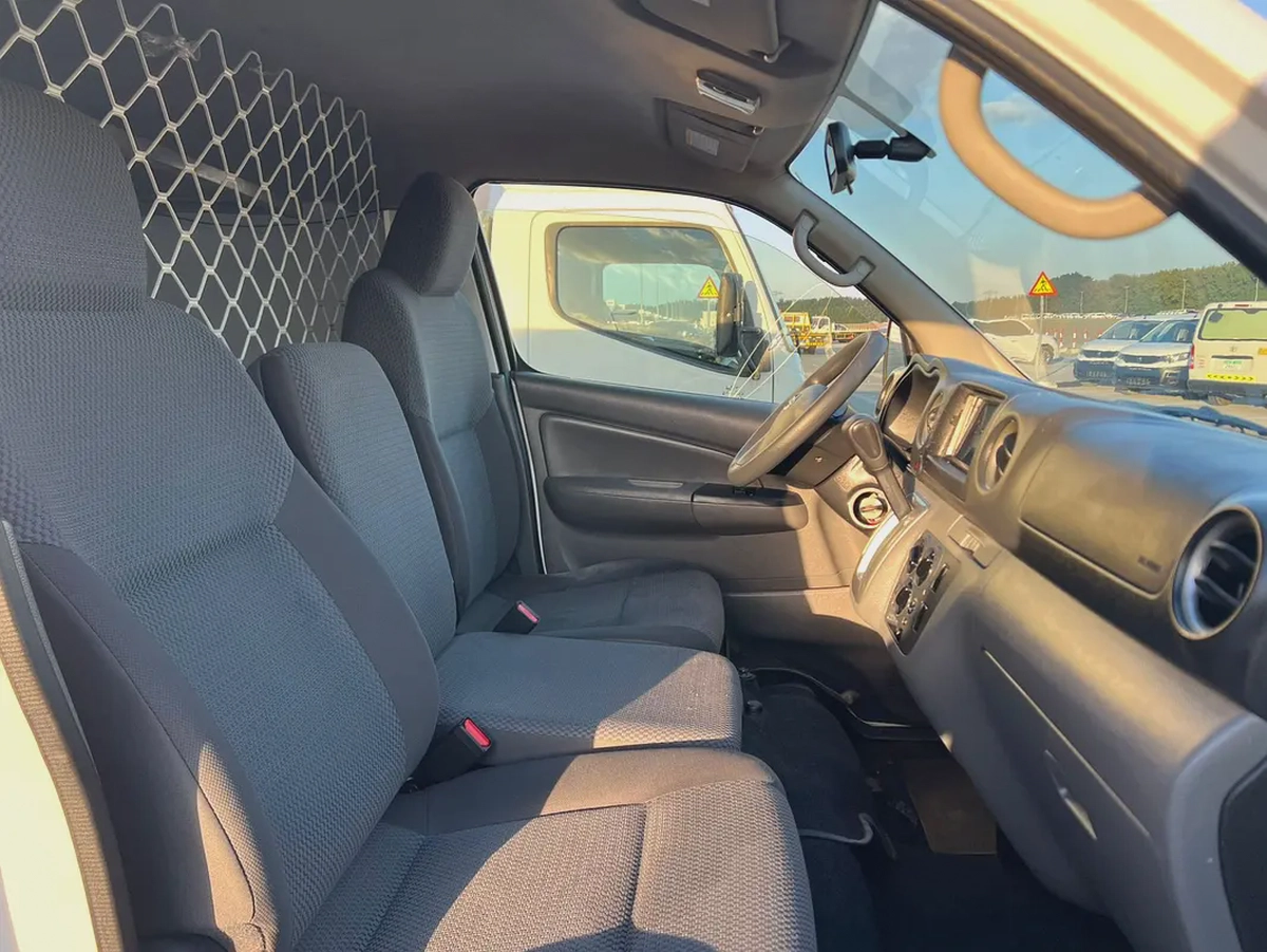 2022 | Nissan Urvan | Automatic |Van | Ref#953-10-10
