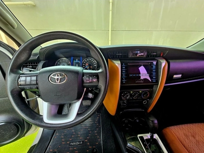 Toyota Fortuner EXR V4 4WD/ GCC SPECS/ LOW MILEAGE/ SINGLE OWNER-5