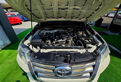 Toyota Fortuner EXR V4 4WD/ GCC SPECS/ LOW MILEAGE/ SINGLE OWNER-3