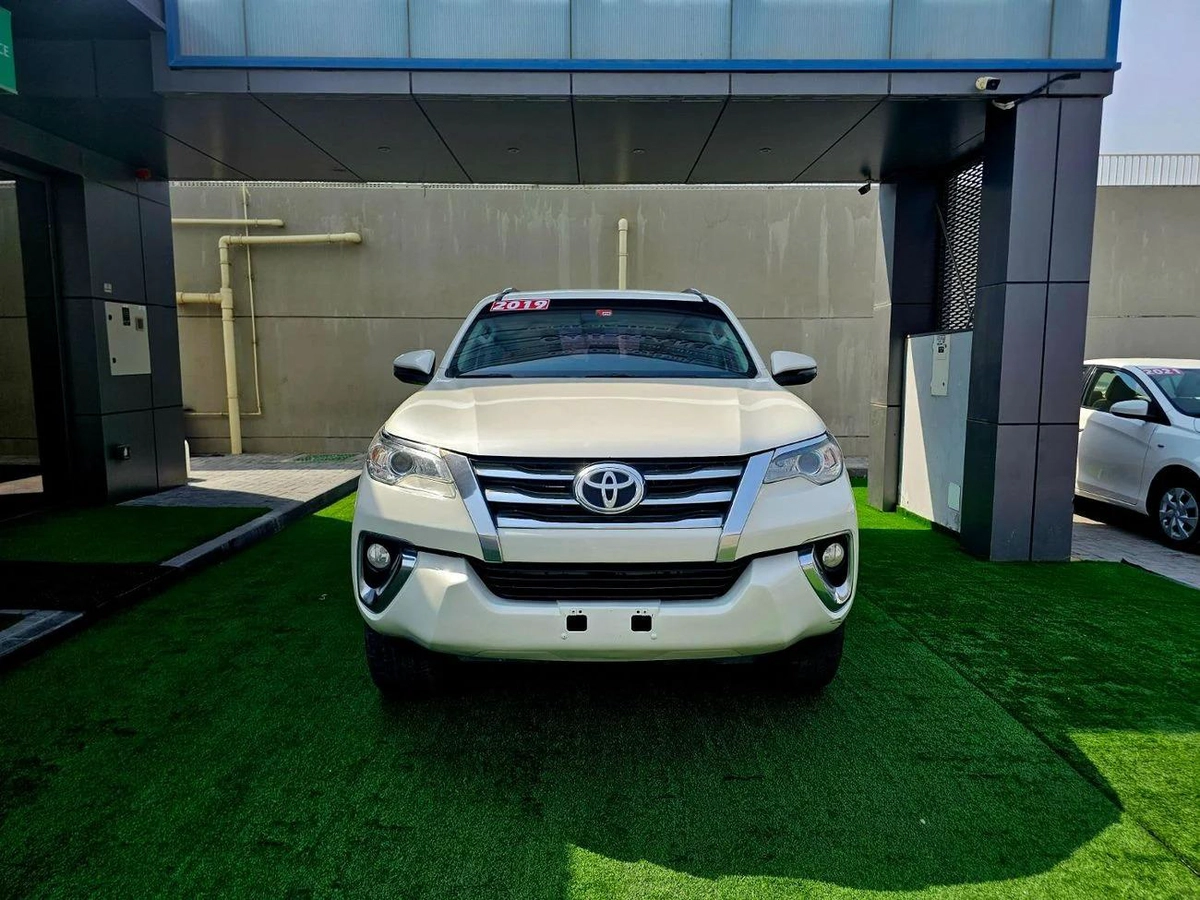 Toyota Fortuner EXR V4 4WD/ GCC SPECS/ LOW MILEAGE/ SINGLE OWNER-6-6