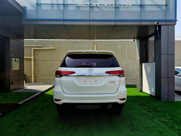 Toyota Fortuner EXR V4 4WD/ GCC SPECS/ LOW MILEAGE/ SINGLE OWNER