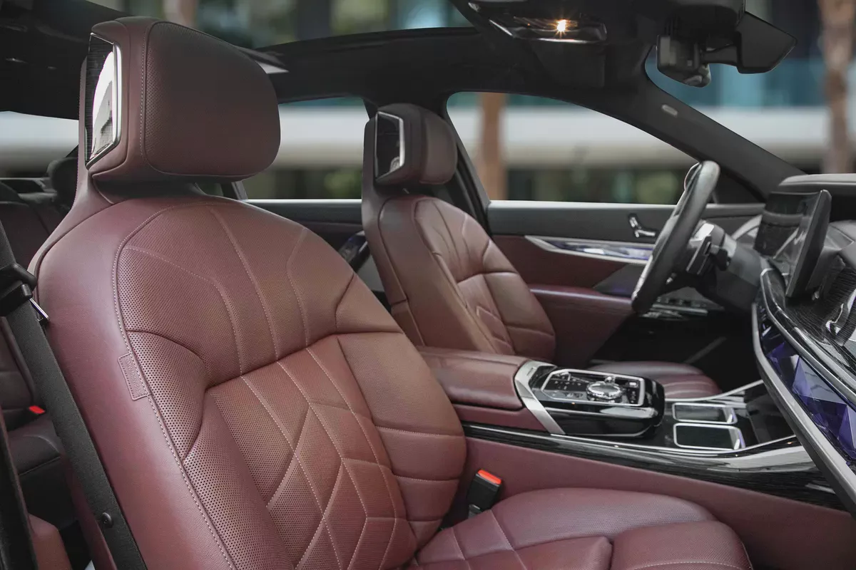 4,700 P.M |  735i | 0% Downpayment | BMW WARRANTY+SERVICE 2028 | ONE OWNER-10-10