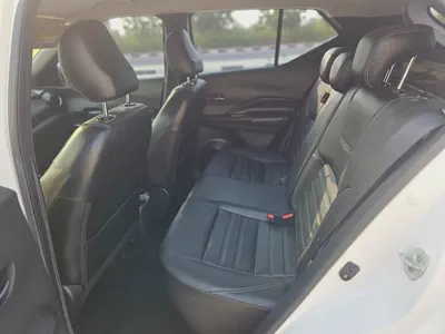 Nissan Kicks 2018 GCC Full Option With Navigation Premium Condition Low Mileage Family SUV-9