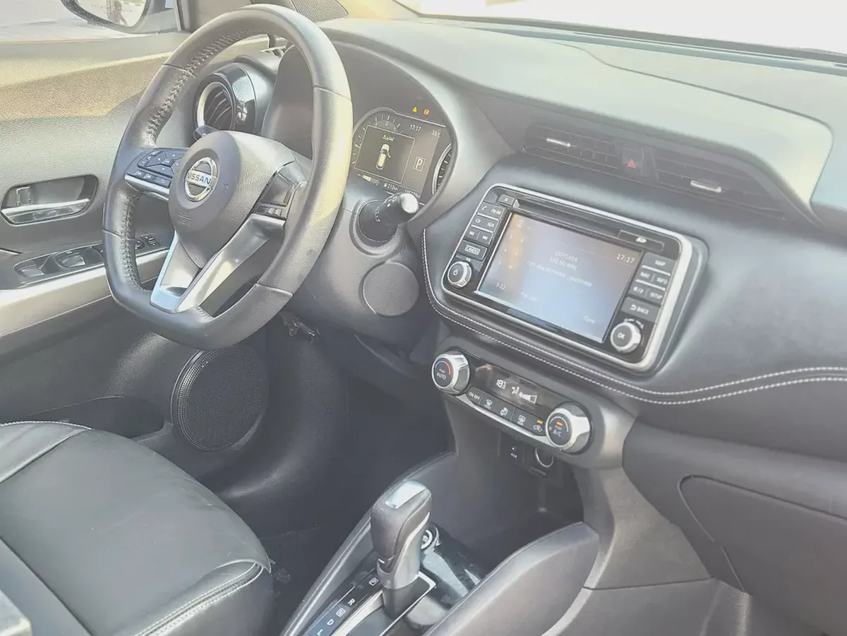 Nissan Kicks 2018 GCC Full Option With Navigation Premium Condition Low Mileage Family SUV-11-11