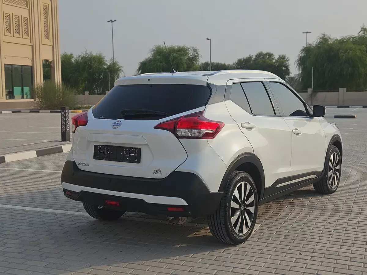Nissan Kicks 2018 GCC Full Option With Navigation Premium Condition Low Mileage Family SUV-14-14