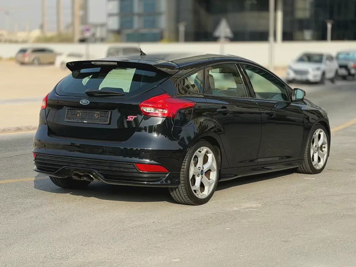 Original Paint | 2015 Ford Focus ST GCC Specs-15-15