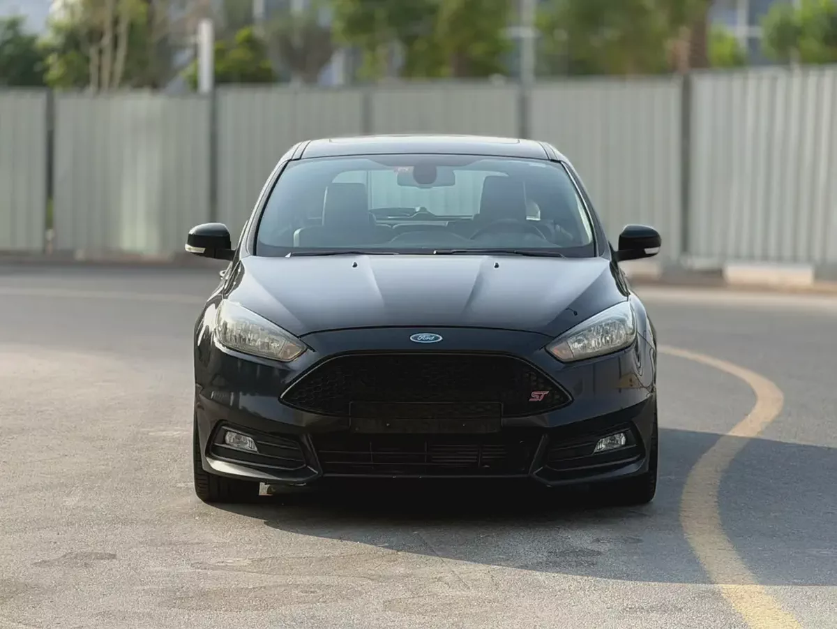 Original Paint | 2015 Ford Focus ST GCC Specs-1-1