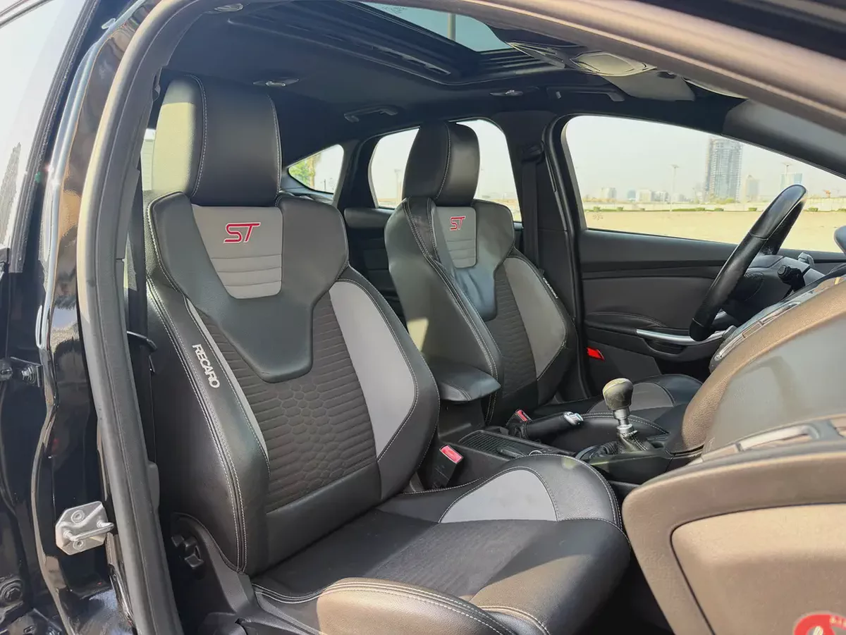 Original Paint | 2015 Ford Focus ST GCC Specs-6-6