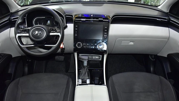Hyundai Tucson ( 2023 Model ) in Grey Color GCC Specs