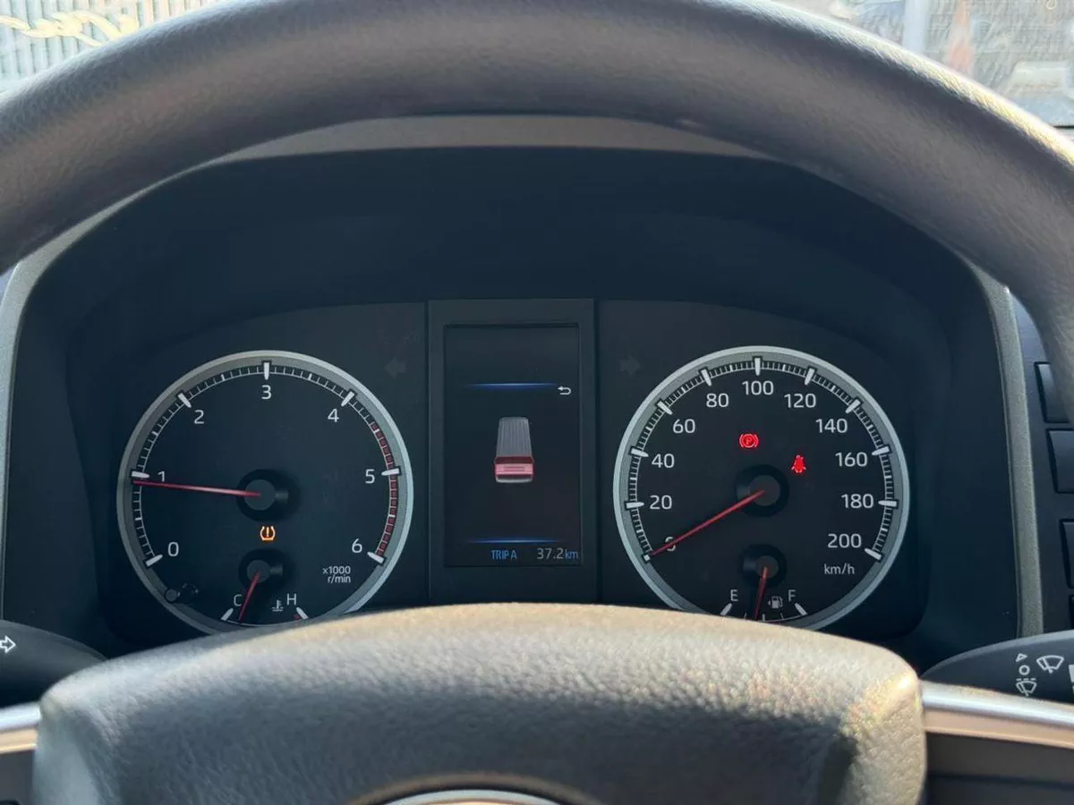 Toyota Hiace GL 2.8L Diesel MT 2026 Export Price @ 158,000 AED-17-0
