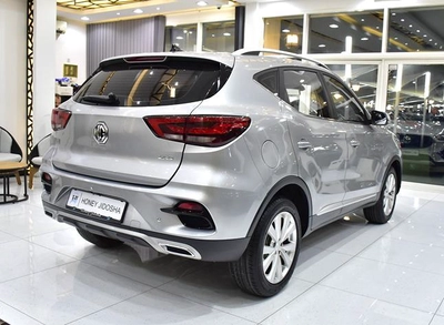 MG ZS ( 2022 Model ) in Silver Color GCC Specs-3