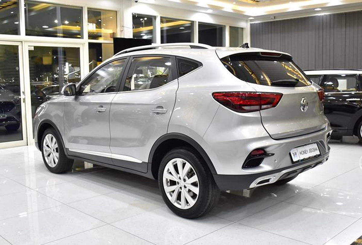 MG ZS ( 2022 Model ) in Silver Color GCC Specs-6-6