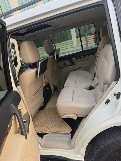 Mitsubishi Pajero GLS 2018 GCC  3.5L Full Option Original paint-7