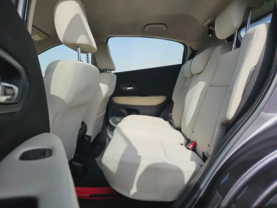 Honda HR-V EX 2020 GCC Specs - Pristine Condition With Low KM Avalible With Bank Finance-9