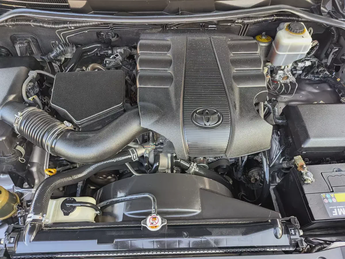 TOYOTA LAND CRUISER 2013 FACELIFTED 2025 WITH INTERIOR AND EXTERIOR GCC V6 4.0L-10-10