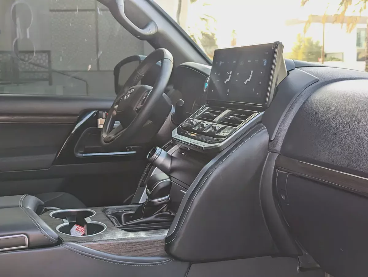 TOYOTA LAND CRUISER 2013 FACELIFTED 2025 WITH INTERIOR AND EXTERIOR GCC V6 4.0L-7-7