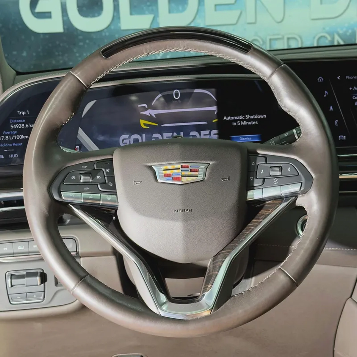 2023 Cadillac Escalade Premium Luxury ESV-6-6