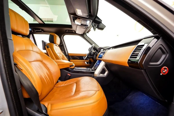 AED 2334 PM | RANGE ROVER AUTOBIOGRAPHY 2018 | FULL AGENCY HISTORY | 1 YEAR WARRANTY | GCC