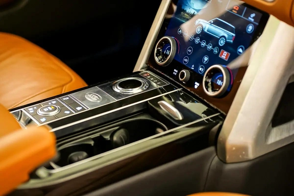 AED 2334 PM | RANGE ROVER AUTOBIOGRAPHY 2018 | FULL AGENCY HISTORY | 1 YEAR WARRANTY | GCC