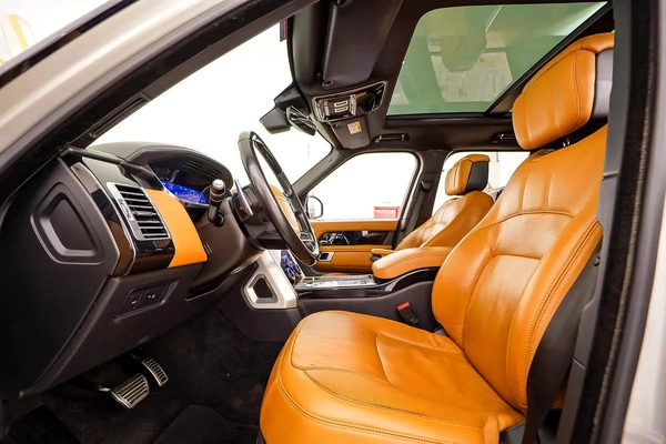 AED 2334 PM | RANGE ROVER AUTOBIOGRAPHY 2018 | FULL AGENCY HISTORY | 1 YEAR WARRANTY | GCC